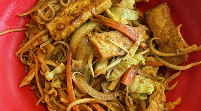 Spicy yellow curry flavors add modest heat to rice noodles and your choice of chicken, pork, beef, shrimp, tofu (pictured) or veggies.